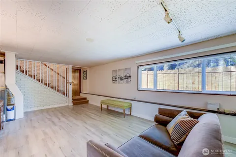 $1,399,950 | 610 27th Avenue East, Seattle, WA 98112