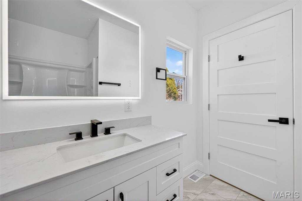 3906 Bates Street St. Louis, MO 63116 - Photo 29 of 80