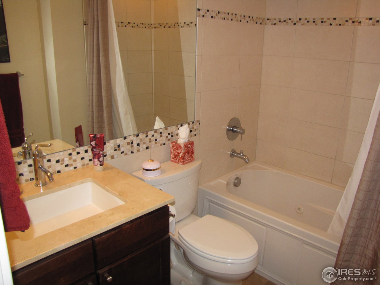 7406 Clubhouse Road Boulder, CO 80301 - Photo 12 of 17 Upstairs Bath with Jettted Tub