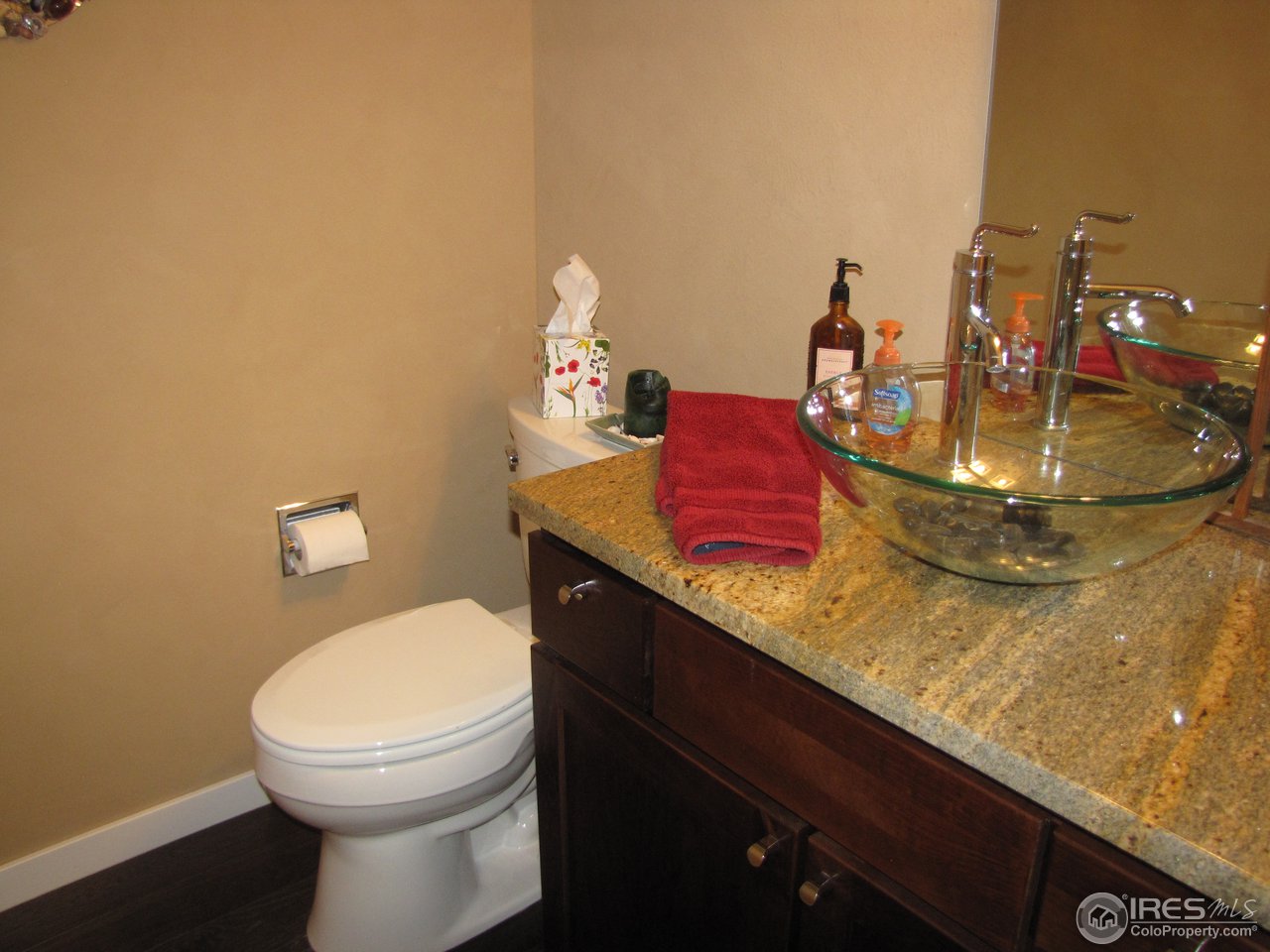 7406 Clubhouse Road Boulder, CO 80301 - Photo 14 of 17 Main Floor Guest Bath