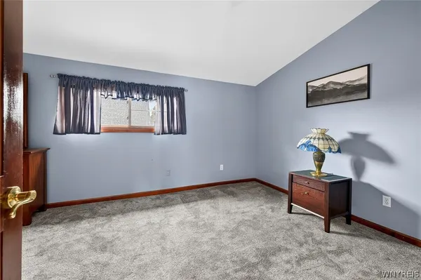 $299,999 | 20 East Avenue, West Seneca, NY 14224