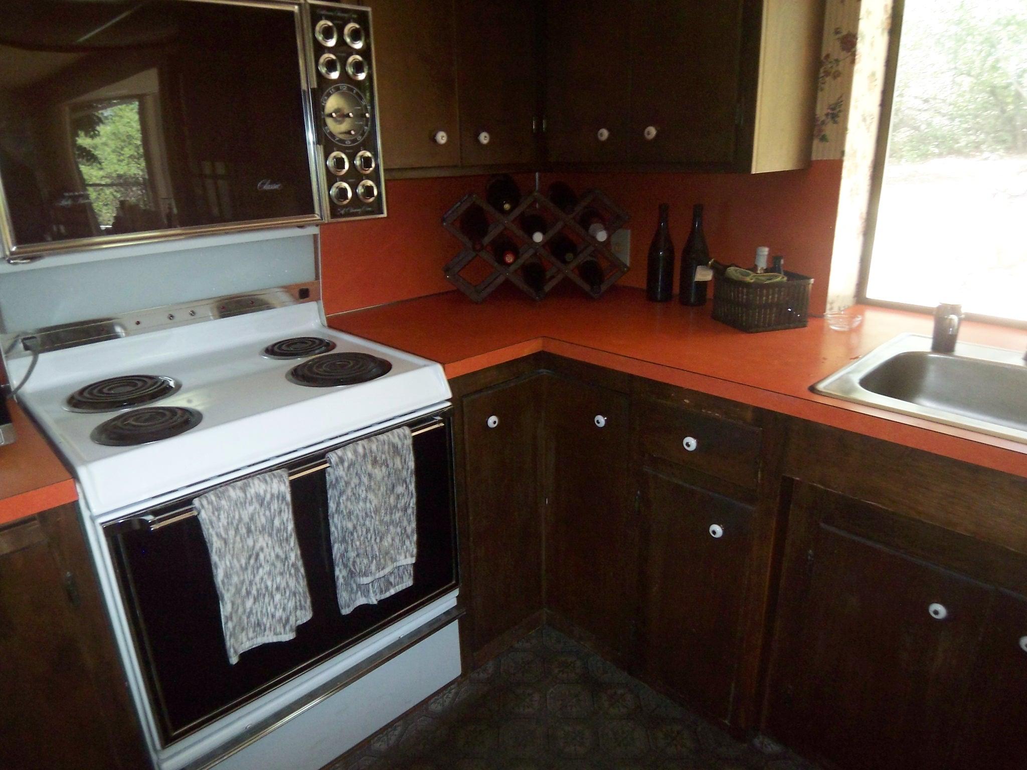 17896 Sutton Road Redding, CA 96003 - Photo 15 of 39 000_1837