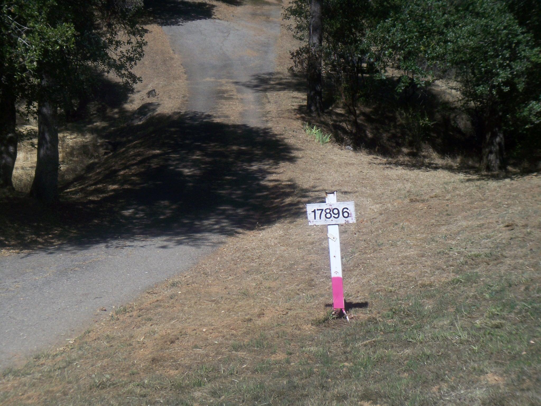 17896 Sutton Road Redding, CA 96003 - Photo 3 of 39 000_1825