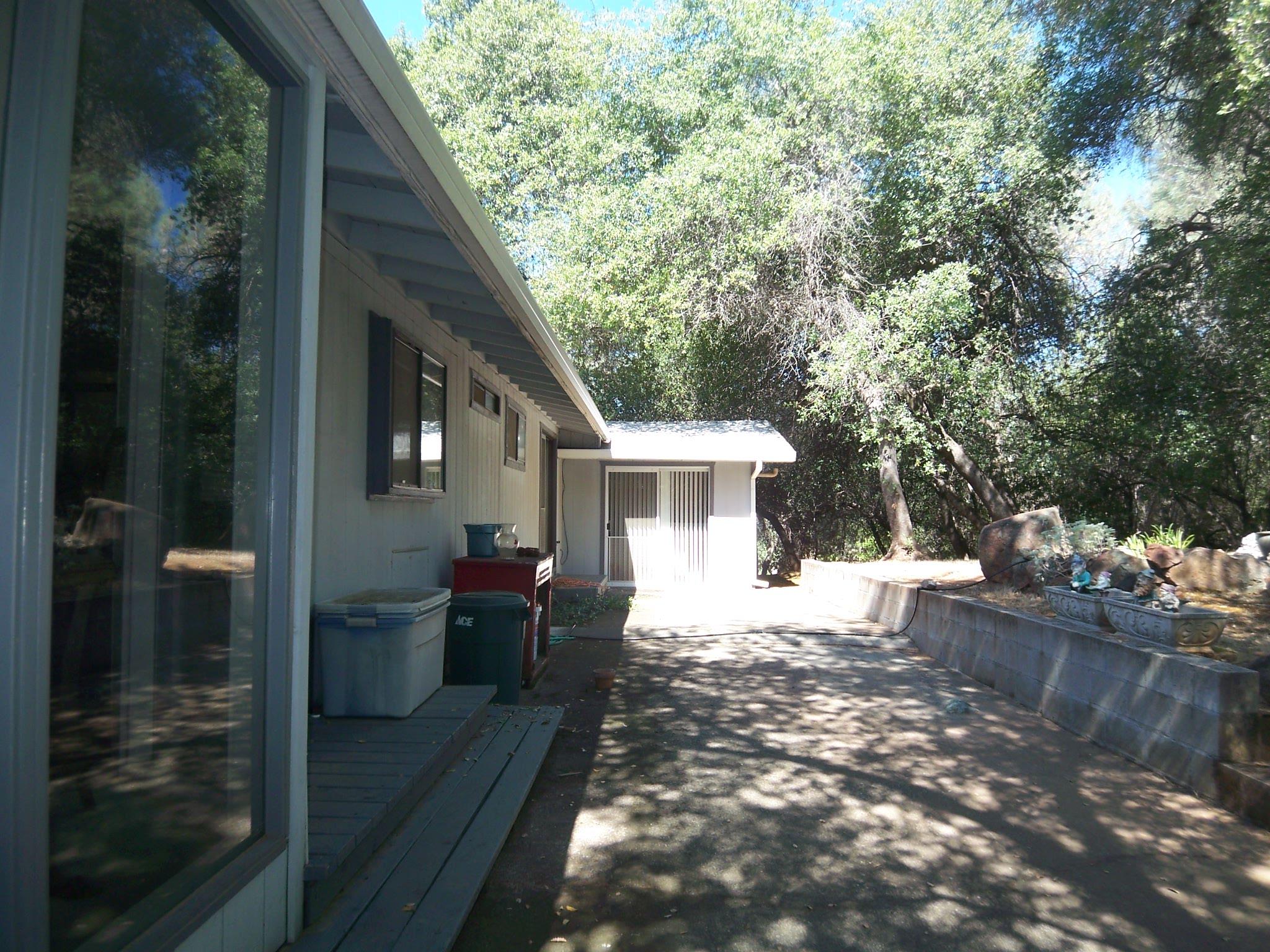 17896 Sutton Road Redding, CA 96003 - Photo 34 of 39 000_1823