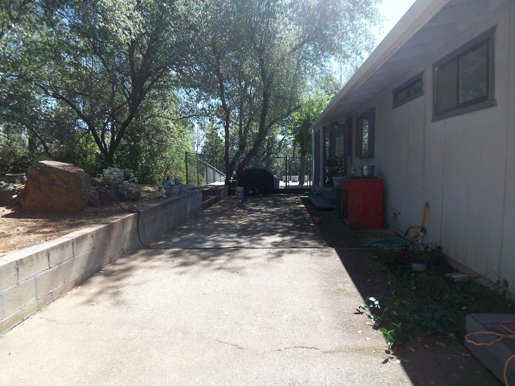 17896 Sutton Road Redding, CA 96003 - Photo 35 of 39 000_1824