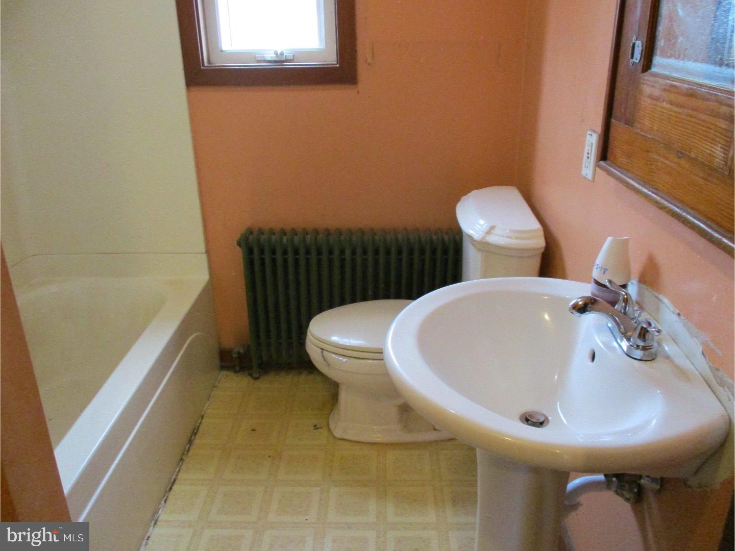 2543 Elroy Road Hatfield, PA 19440 - Photo 17 of 24 Bathroom
