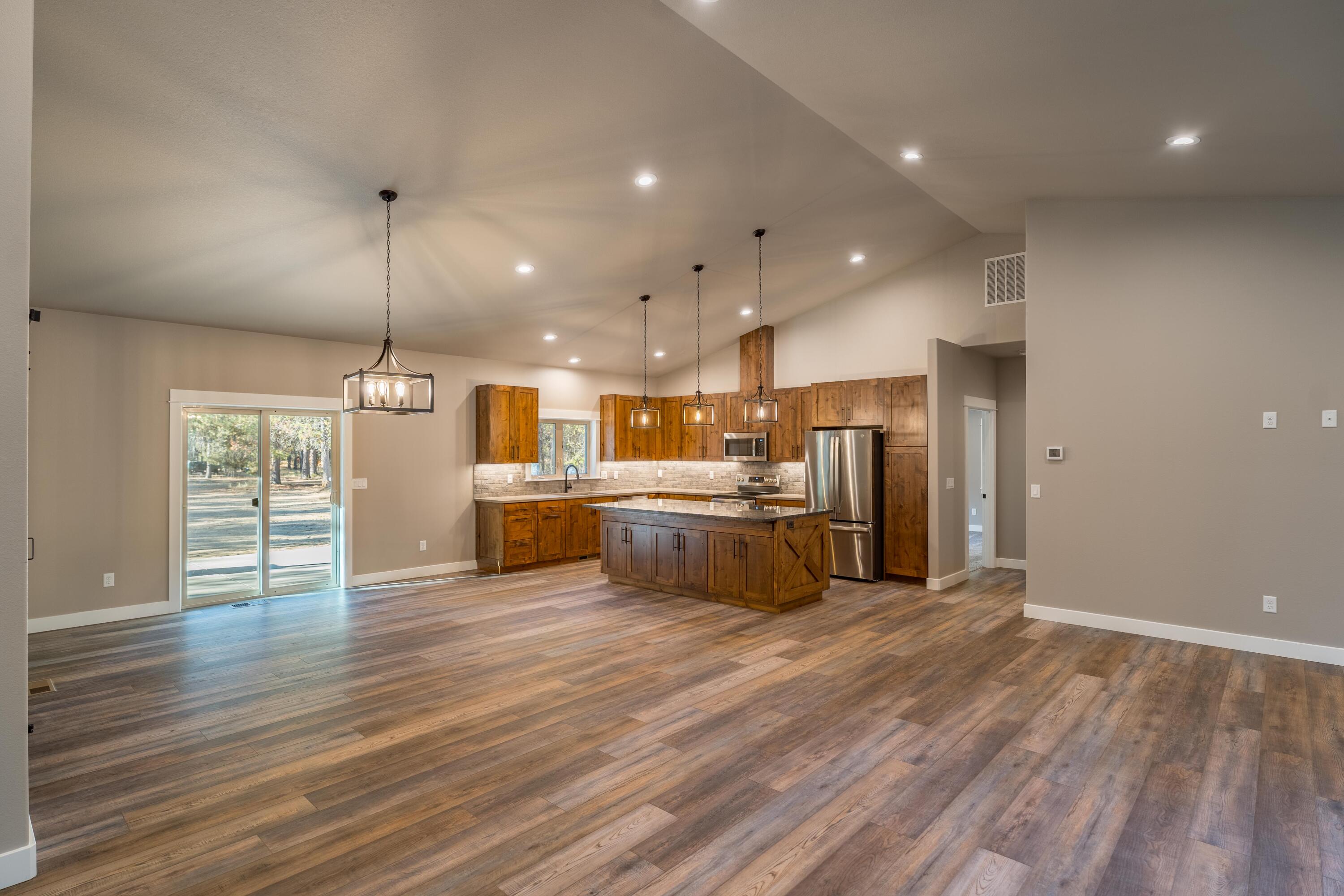 16099 Dyke Road La Pine, OR 97739 - Photo 11 of 37 Dyke Kitchen