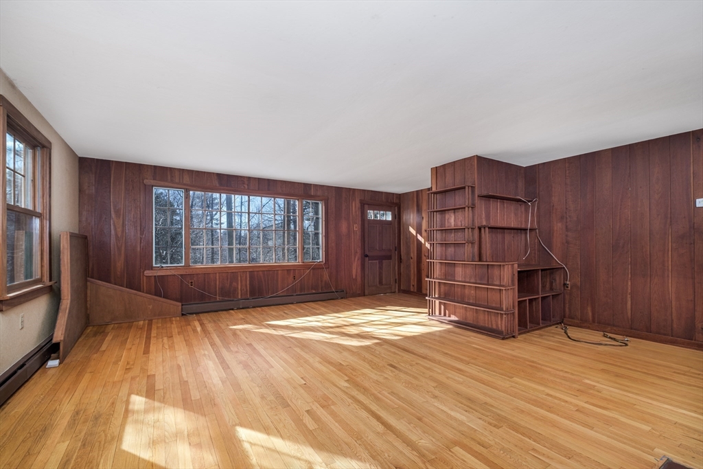 445 Glen Road Weston, MA 02493 - Photo 7 of 21