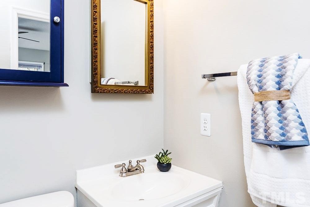 7616 Idolbrook Lane Raleigh, NC 27615 - Photo 15 of 26