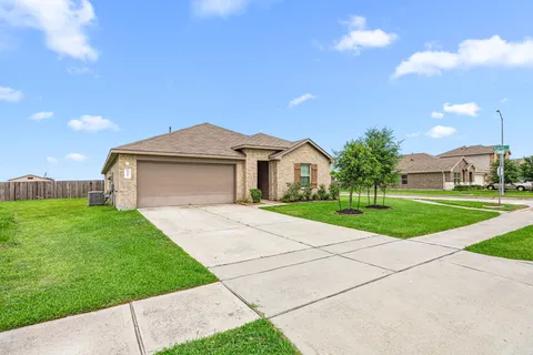 $310,000 | 8002 Tamarind Lane, Baytown, TX 77521