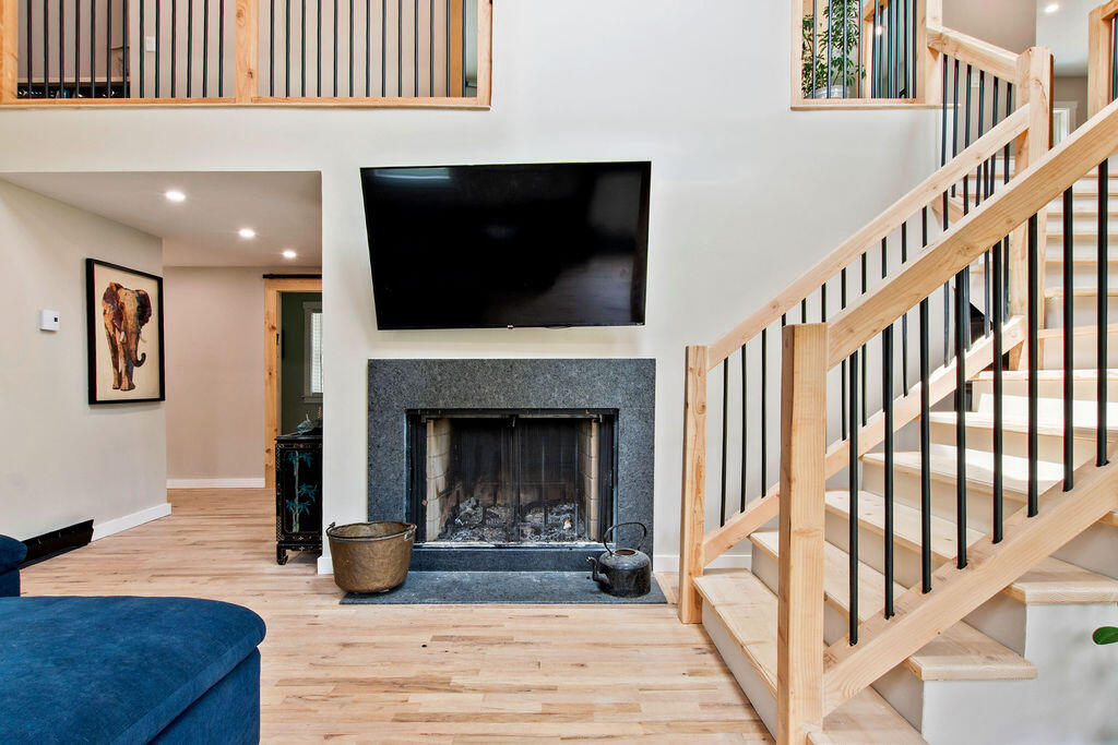 3 Bartlett Road Kittery, ME 03905 - Photo 24 of 70 Livingroom