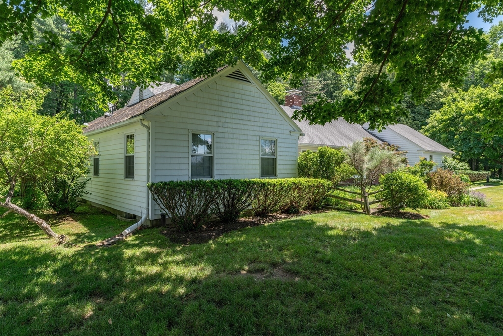 1196 Florence Road Northampton, MA 01062 - Photo 4 of 40