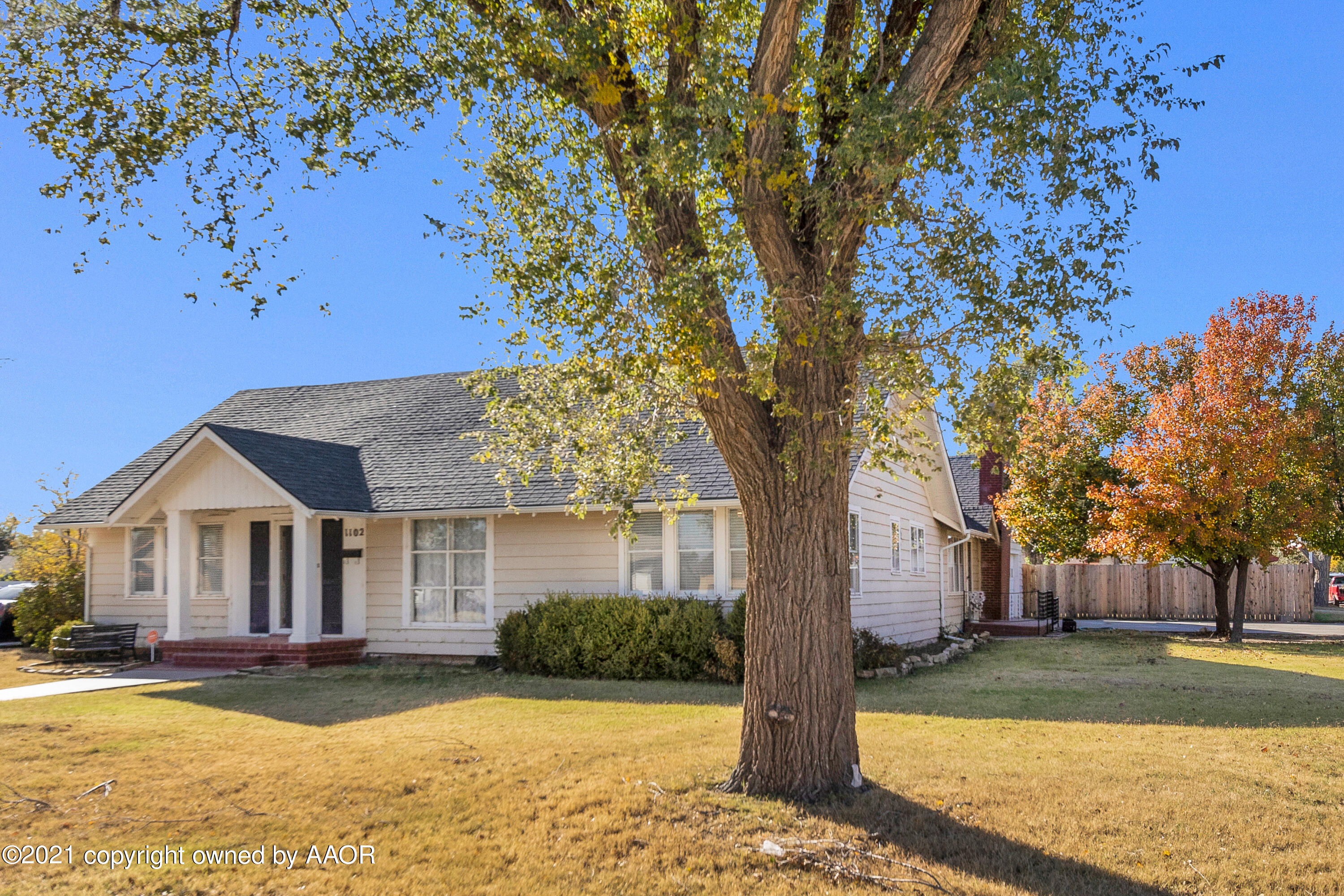 1102 South Colgate Street Perryton, TX 79070 - Photo 1 of 20 001_Front