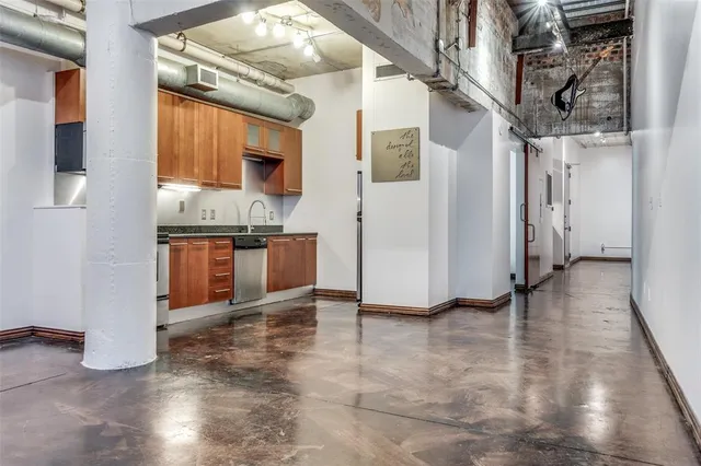 $1,595 | 1122 Jackson Street, Unit 1019, Dallas, TX 75202