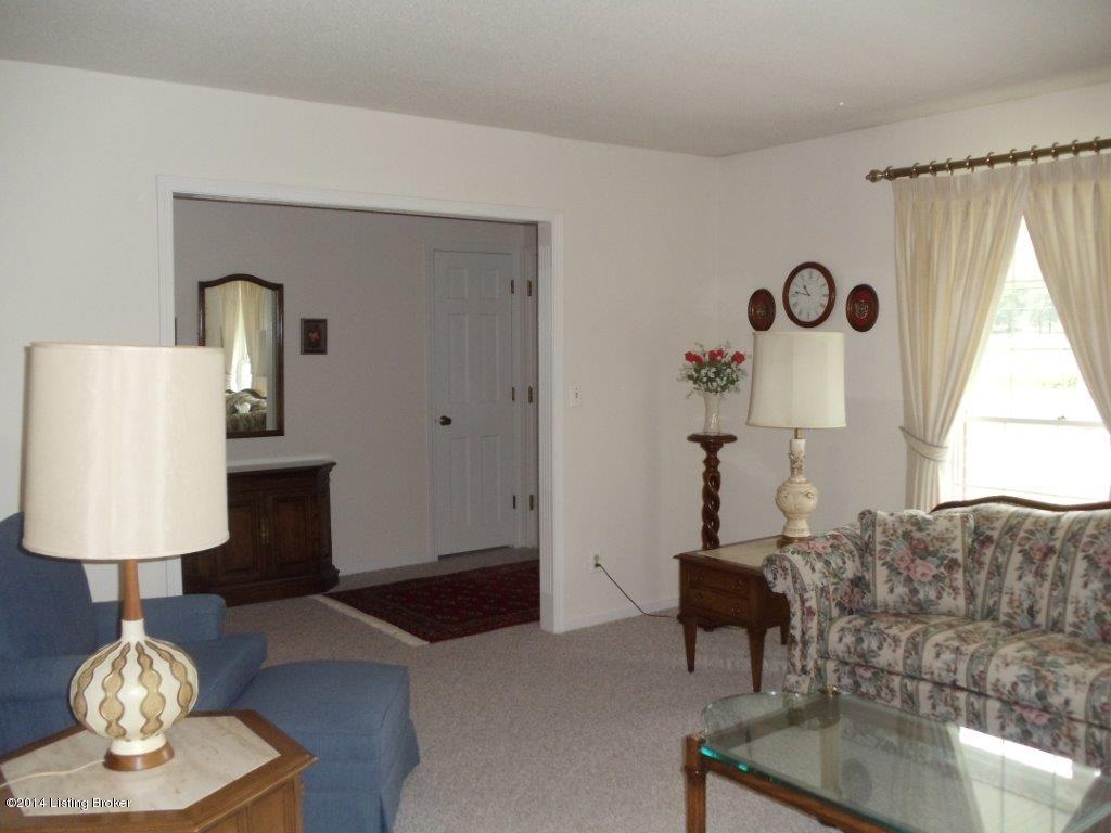 5500 Pendleton Road Louisville, KY 40272 - Photo 9 of 33 Pendleton living rm entry