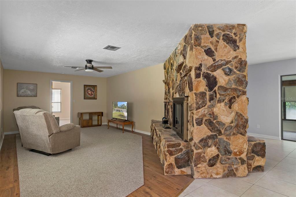 27 Beverly Court Homosassa, FL 34446 - Photo 5 of 42