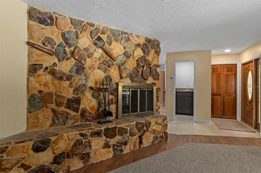 27 Beverly Court Homosassa, FL 34446 - Photo 7 of 42