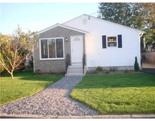 82 Prentice Avenue Pawtucket, RI 02860 - Photo 1 of 11 Exterior Front.