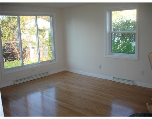 82 Prentice Avenue Pawtucket, RI 02860 - Photo 4 of 11 Living Room.