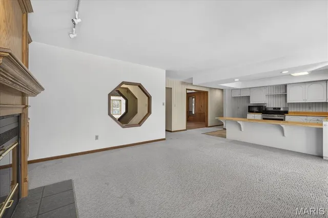 $373,000 | 216 Shelburne Drive, St. Charles, MO 63301