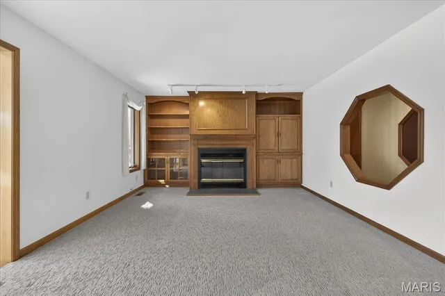 $373,000 | 216 Shelburne Drive, St. Charles, MO 63301