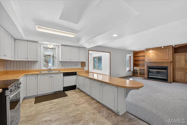 $373,000 | 216 Shelburne Drive, St. Charles, MO 63301