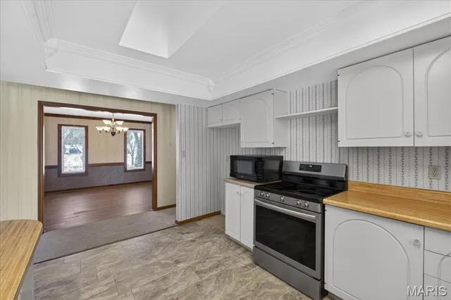 $373,000 | 216 Shelburne Drive, St. Charles, MO 63301