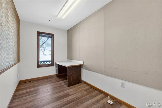 $373,000 | 216 Shelburne Drive, St. Charles, MO 63301