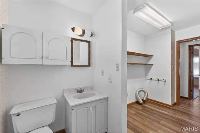 $373,000 | 216 Shelburne Drive, St. Charles, MO 63301