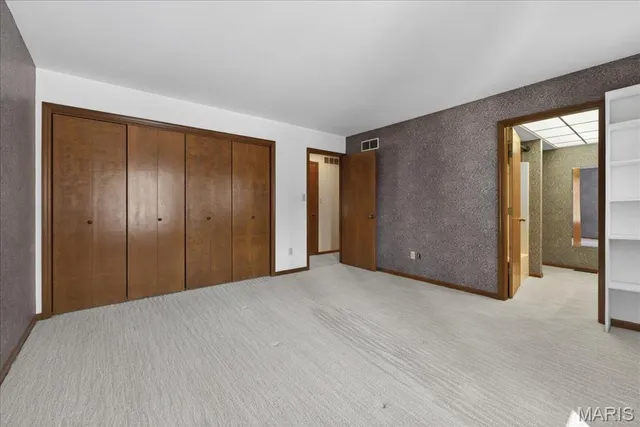 $373,000 | 216 Shelburne Drive, St. Charles, MO 63301