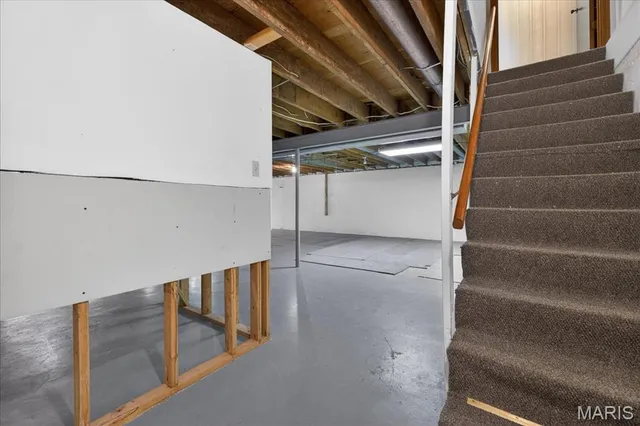 $373,000 | 216 Shelburne Drive, St. Charles, MO 63301