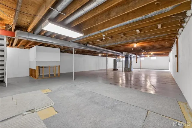 $373,000 | 216 Shelburne Drive, St. Charles, MO 63301