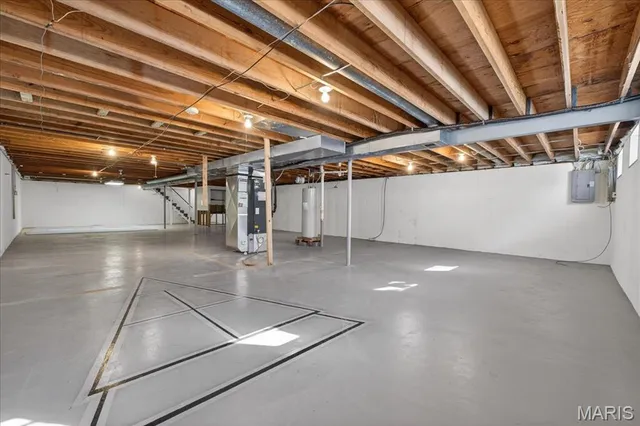 $373,000 | 216 Shelburne Drive, St. Charles, MO 63301