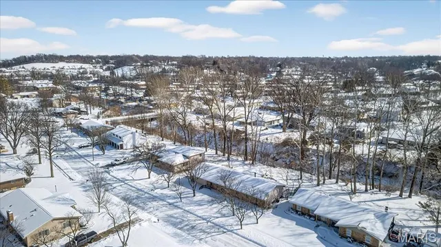 $373,000 | 216 Shelburne Drive, St. Charles, MO 63301