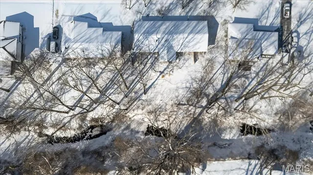 $373,000 | 216 Shelburne Drive, St. Charles, MO 63301