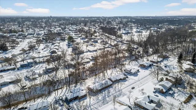 $373,000 | 216 Shelburne Drive, St. Charles, MO 63301