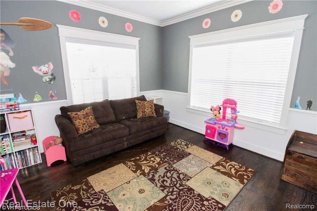 3903 Durham Road Royal Oak, MI 48073 - Photo 14 of 37 first floor office/den/playroom (easy peel off stickers :)