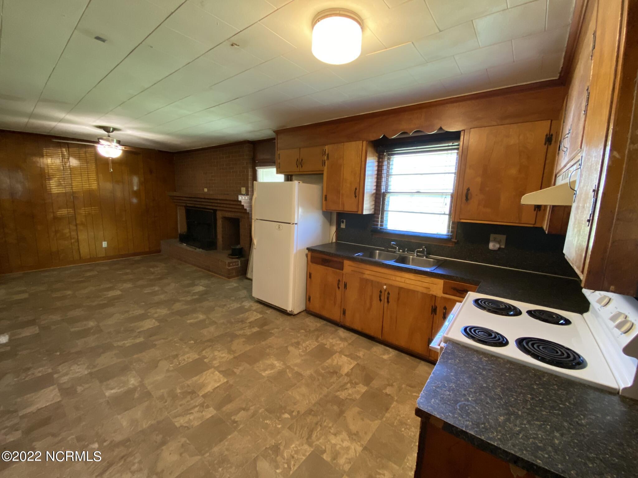 1780 Ballard Road Williamston, NC 27892 - Photo 8 of 29 IMG_6970