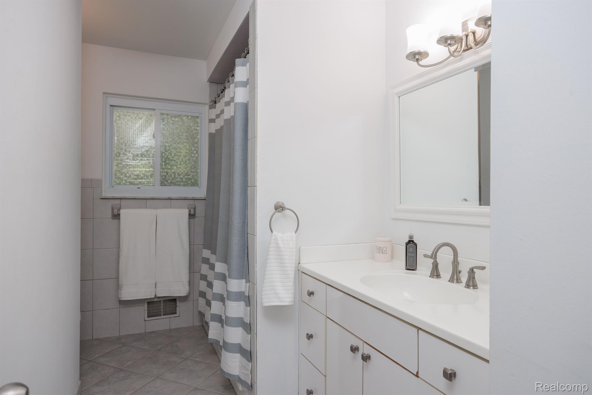4607 Maybee Road Clarkston, MI 48348 - Photo 26 of 47 Gallery Image 26