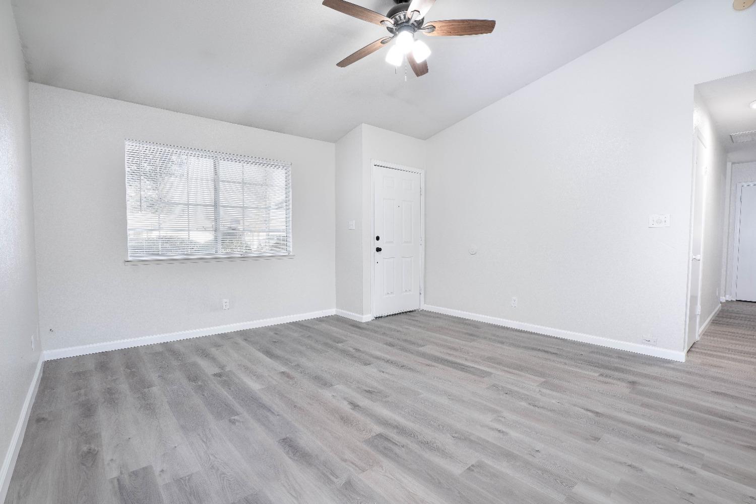 943 East Santa Rosa Street Reedley, CA 93654 - Photo 4 of 13 Gallery Image 4