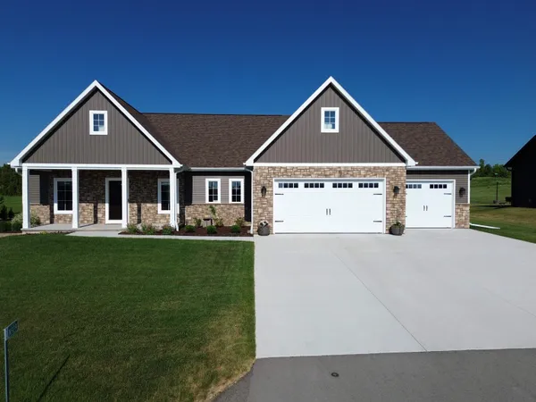 $560,000 | N929 Quarry Rim Road, Hortonville, WI 54944