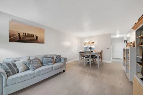 $98,000 | 2812 Garden Drive South, Unit 109, Lake Worth, FL 33461