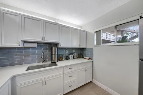 $98,000 | 2812 Garden Drive South, Unit 109, Lake Worth, FL 33461