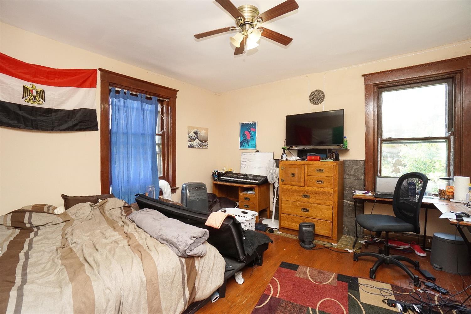 683 Riddle Road Cincinnati, OH 45220 - Photo 12 of 19 Gallery Image 12