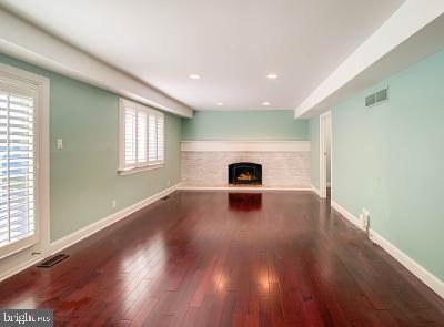 124 Dorchester Road Mount Laurel, NJ 08054 - Photo 21 of 44 family room w fireplace