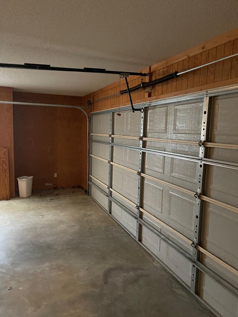 124 Villa Road Eufaula, AL 36027 - Photo 20 of 27 Garage