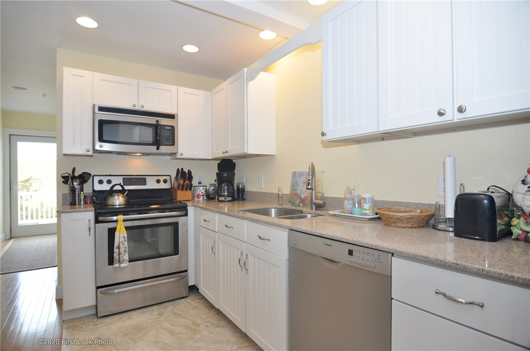 39 Weekapaug Road, Unit 2 Westerly, RI 02891 - Photo 8 of 38 Gallery Image 8