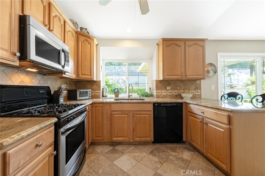 10554 Champagne Road Rancho Cucamonga, CA 91737 - Photo 15 of 25 Bay Window