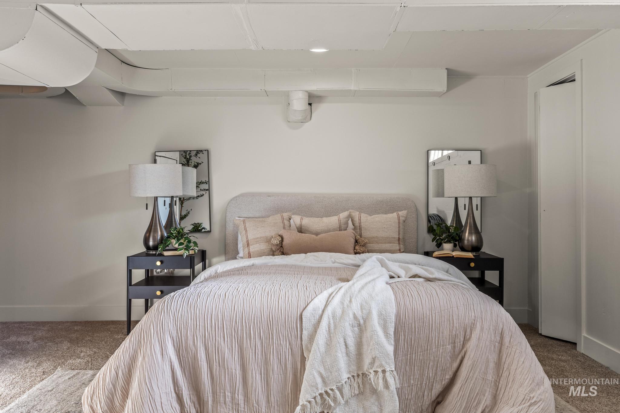 300 West Ofarrell Street Boise, ID 83702 - Photo 37 of 50 Carpeted bedroom with baseboards