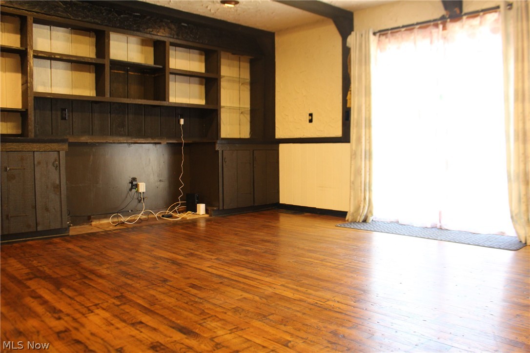 4389 Baintree Road University Heights, OH 44118 - Photo 10 of 25 Gallery Image 10